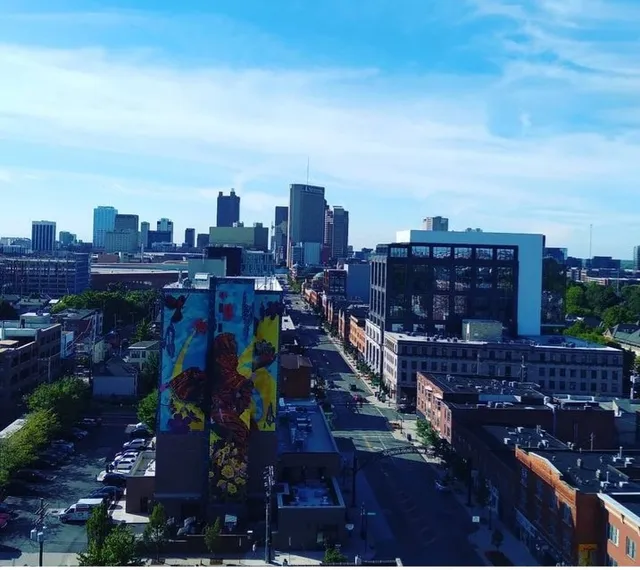 800 North High Street