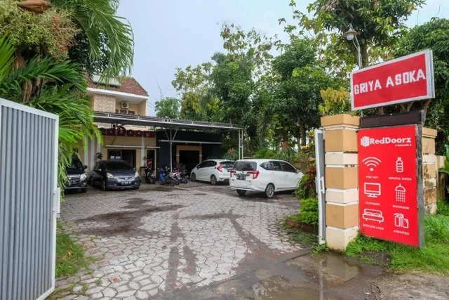 RedDoorz @ Colomadu 2