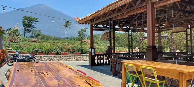 Limerr Resto & Resort