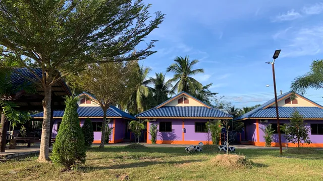 เพชร - แพรว รีสอร์ท​ -​ Phet​ &​ Preaw