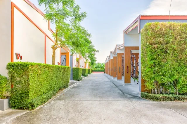 OYO 446 Get Link Hip Hotel