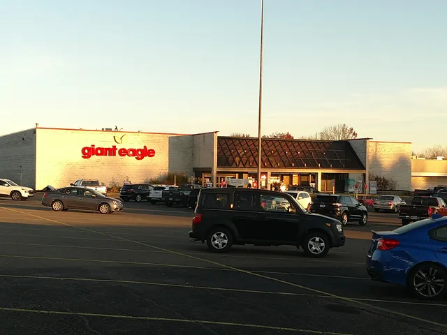 Giant Eagle Supermarket