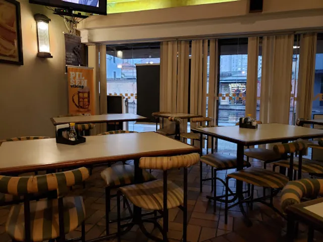 Queen's Snooker Burger Bar