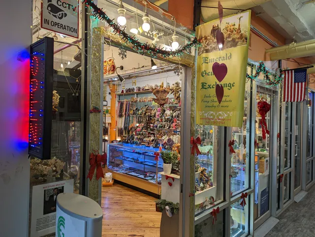 Emerald Gem Exchange (DUMBO Showroom)