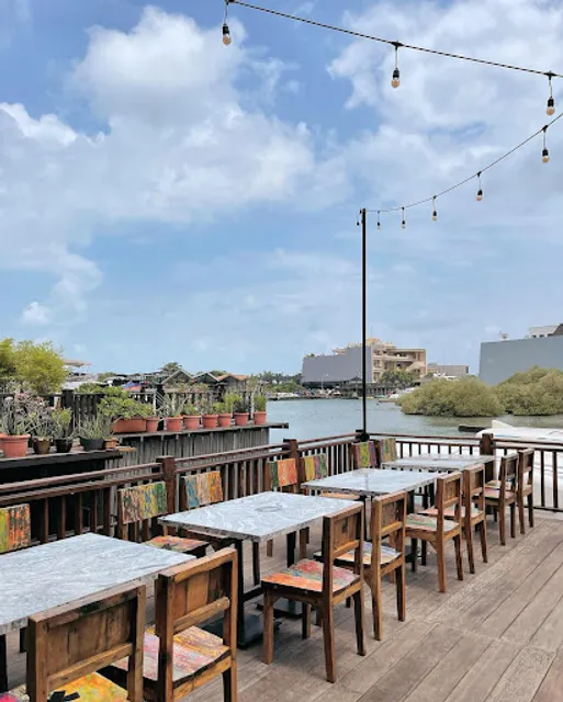 Suka Thai | Pantai Mutiara