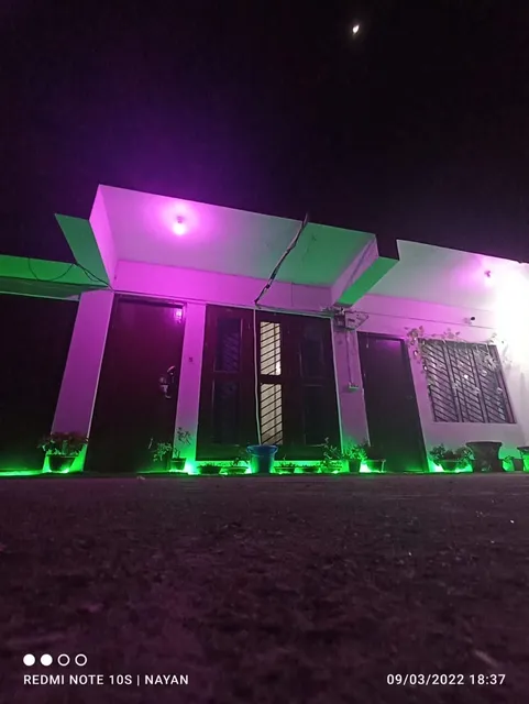 River bank guest house (Restaurant & self cooking)