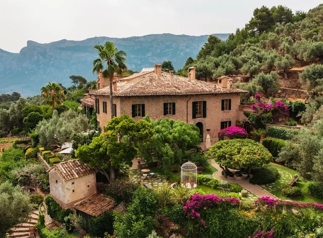 Ca's Xorc Luxury Retreat & Restaurant