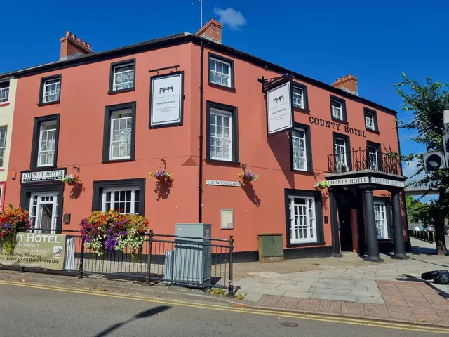 County Hotel