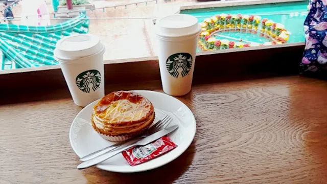 Starbucks (Aberdeen Centre)