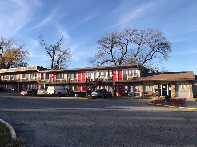 Budget Host-Village Inn