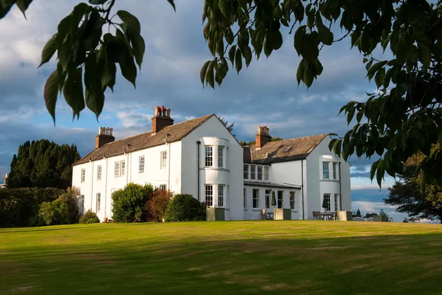 Cavens Country House