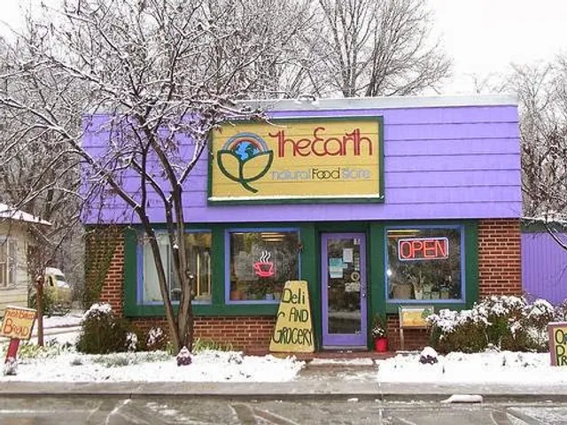 The Earth Café & Deli