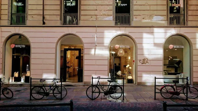 Ristructura- Negozio di Cucine su misura e arredamento di interni chiavi in mano a Torino