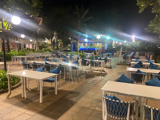 Marina Club - Cafe & Lounge