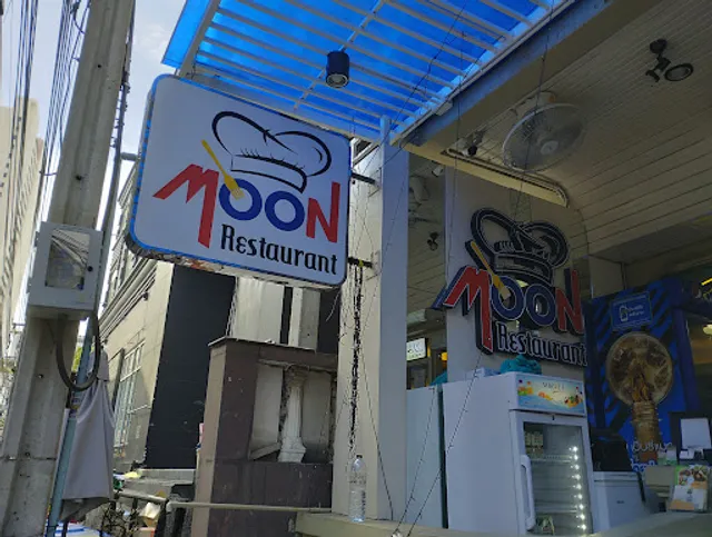 Moon restaurant