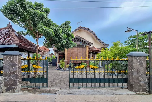 RedDoorz Syariah @ Jalan Panglima Sudirman Probolinggo