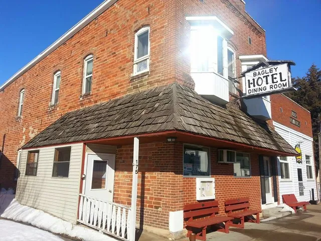 Bagley Hotel/Stella's Pizzeria and Lodging