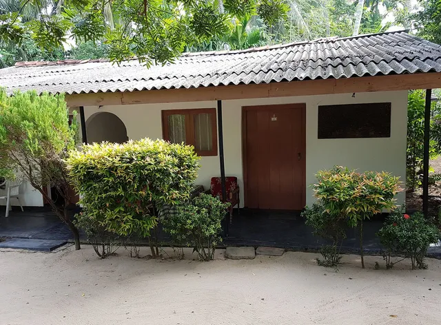 Chandrika Guest & Restaurant, Kiula - Hungama