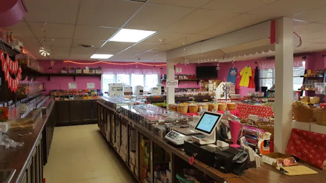 Raffy's Candy Store (Ice Cream, Popcorn, Nuts & more)