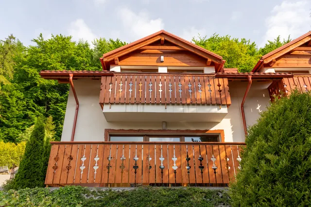 Willa i Wzgórze Jerrego Apartamenty i pokoje z widokiem na góry