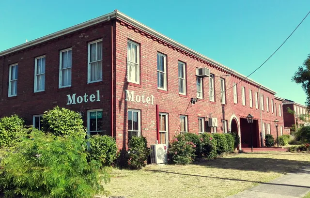 Glen Inn Motel & Apartments