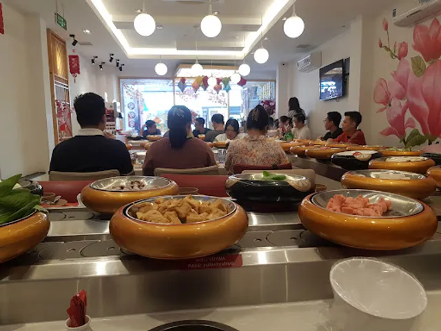 Yuhua - Taiwanese Hotpot Paradise ( Lê Văn Sỹ )