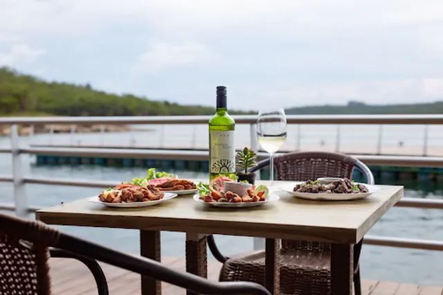 Oca Wine | Restaurante no Lago do Corumbá IV