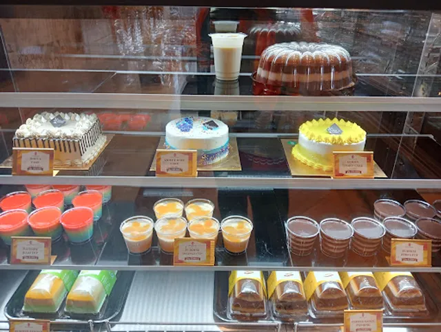 Holland Bakery Rungkut Madya