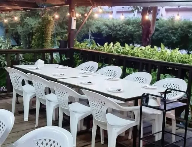 ร้านเหล้านายแดง ( ครัวลุงแดง )