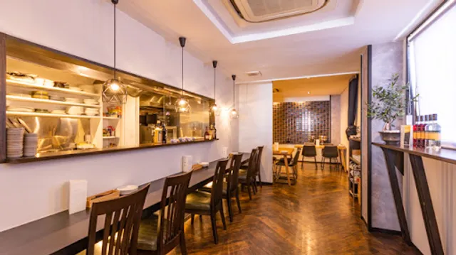 小さな町のなかのレストラン bistro