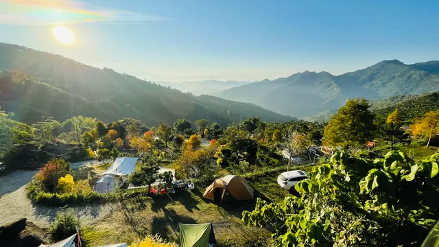 滾石部落露營場地