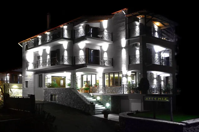 Artemis Traditional Hotel