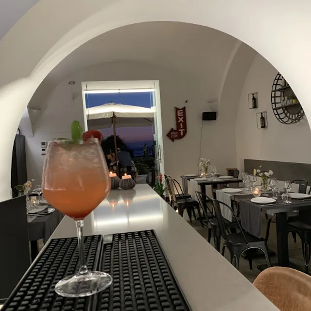 Vanilla Wine & Restaurant