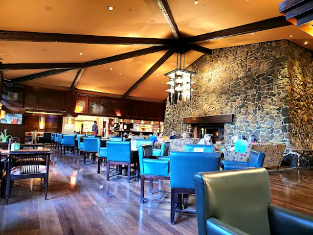 Redwood Bar and Lounge