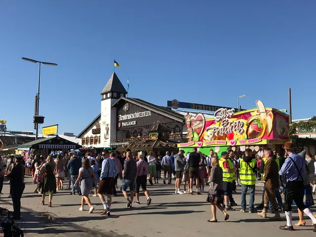 Monument to the Oktoberfest bombing victims in 1980