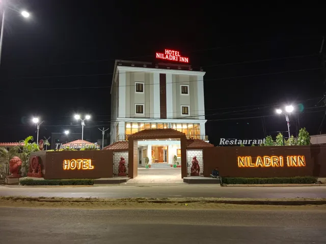 HOTEL NILADRI INN