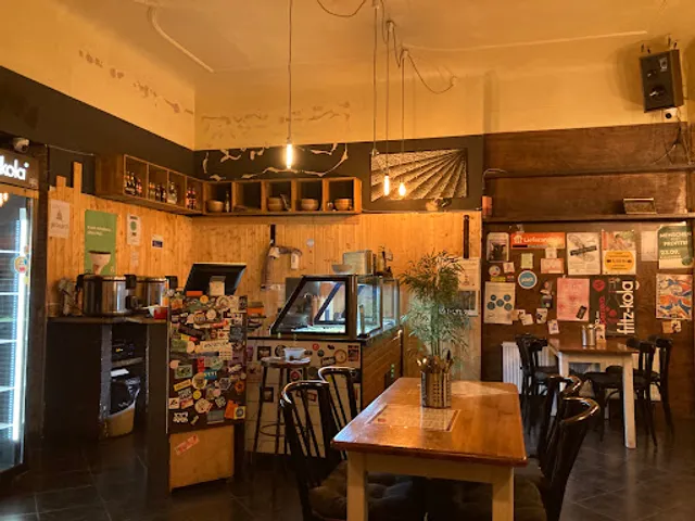 Dinder Wraps & Bowls (Sudenesische Spezialitäten)