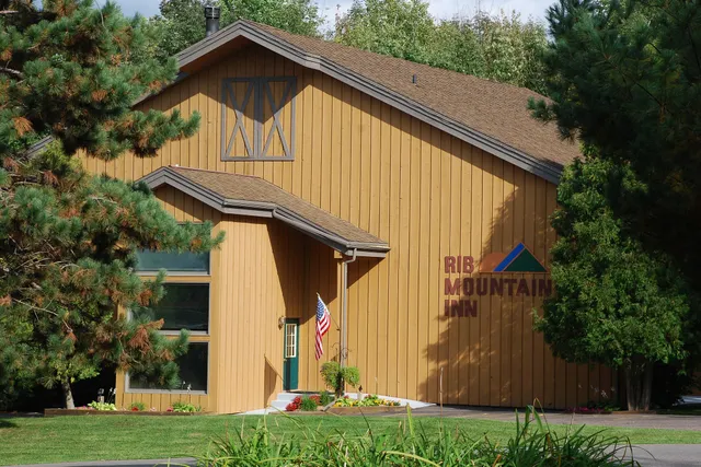 Rib Mountain Inn & Townhouses