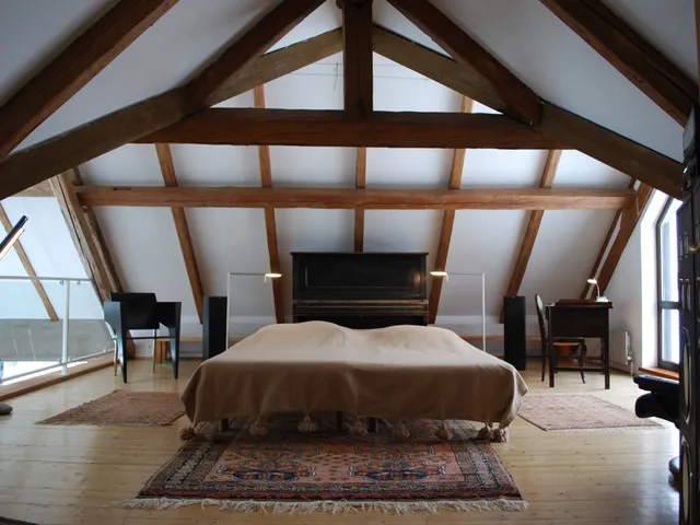 WALD-LAND-HOF Schloss Rosenau