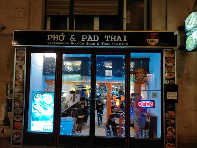 Fannicika Pho & Pad Thai