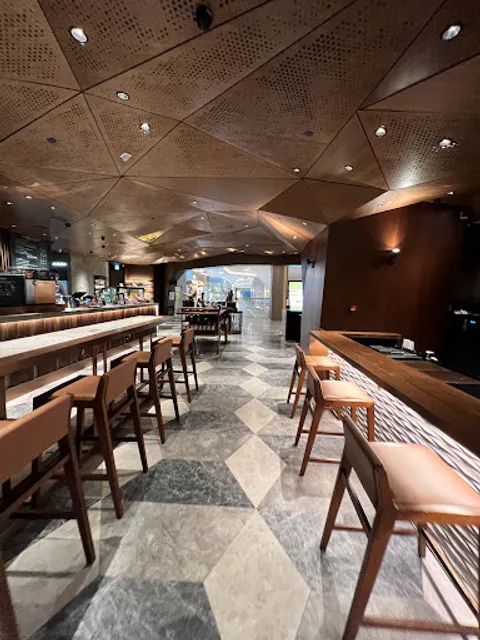 Starbucks (LEE GARDEN Three)