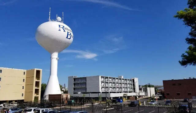 Breakers Hotel & Suites