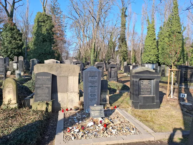 Friedhof Praha (Franz Kafka Grave)