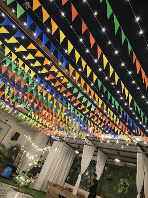 LMNOP cafe & grill - rebounce