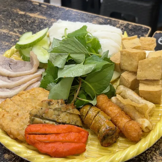 Bún Đậu Mắm Tôm - VUA ĐẬU & BÚN ĐẬU NHÀ VUA - 149 Tây Thạnh