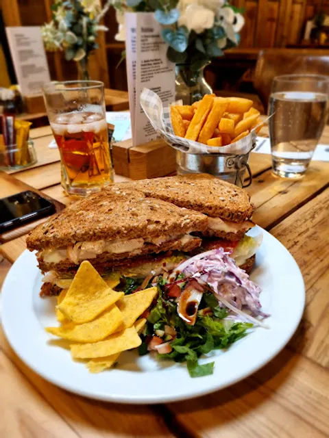 THE HUB - Farm Shop and Light Bites