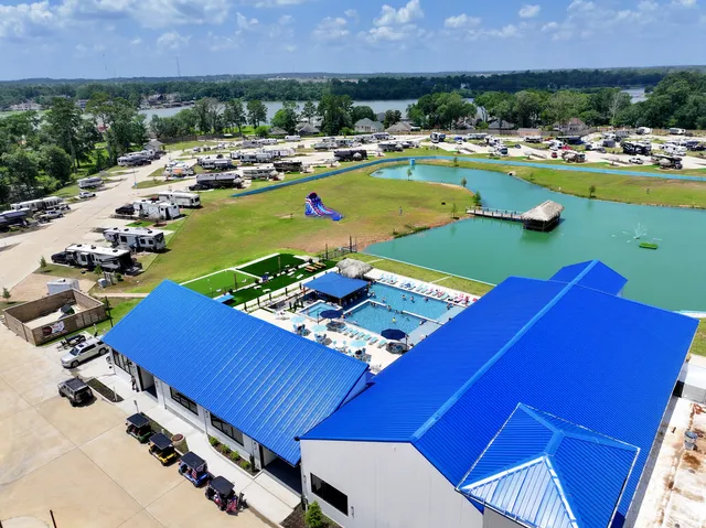 Twisted Parrot Luxury RV Resort