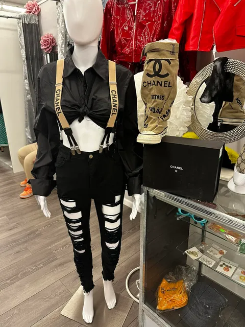 SHARKELIA CLOSET BOUTIQUE