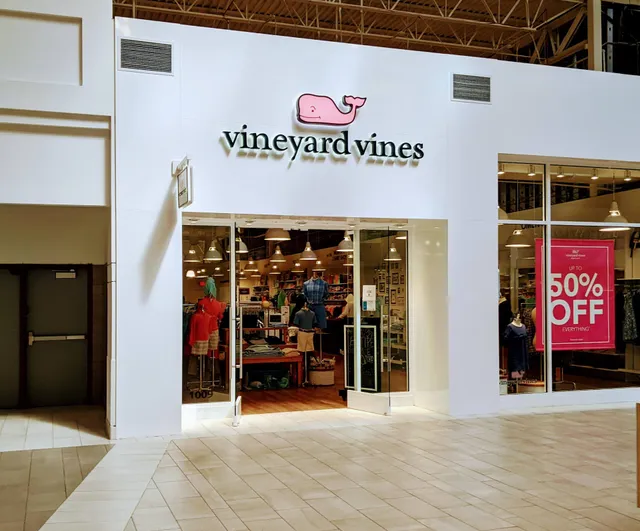 vineyard vines Outlet