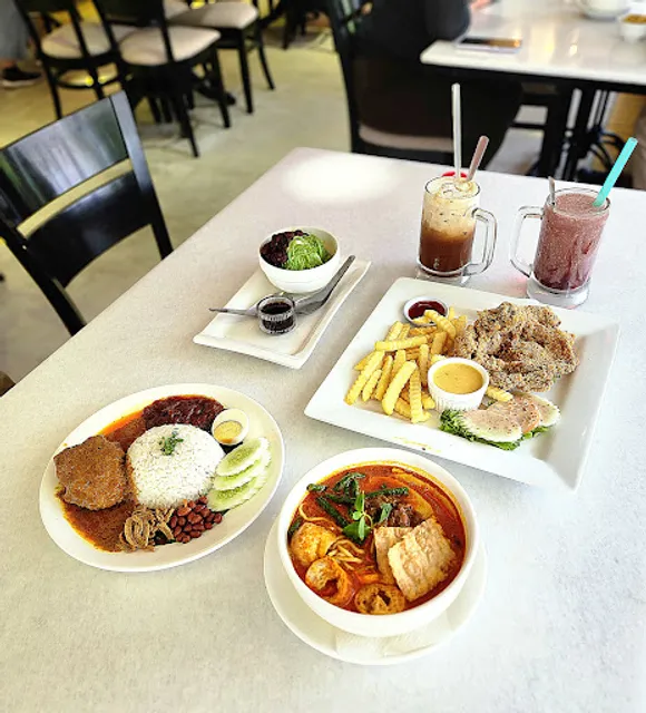 Eastern Kopitiam by Kim Eng Kitchen (653971-U) Muslim Friendly